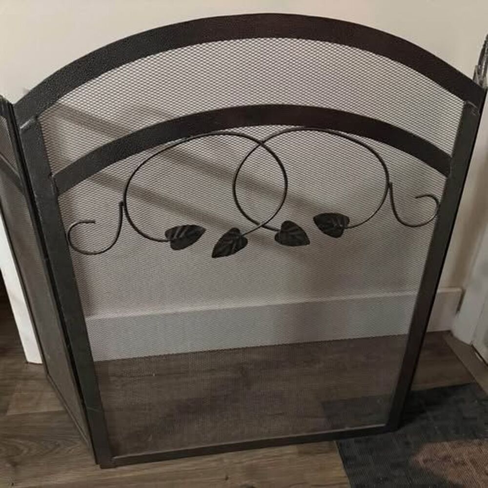 Fireplace Screen with Leaves
